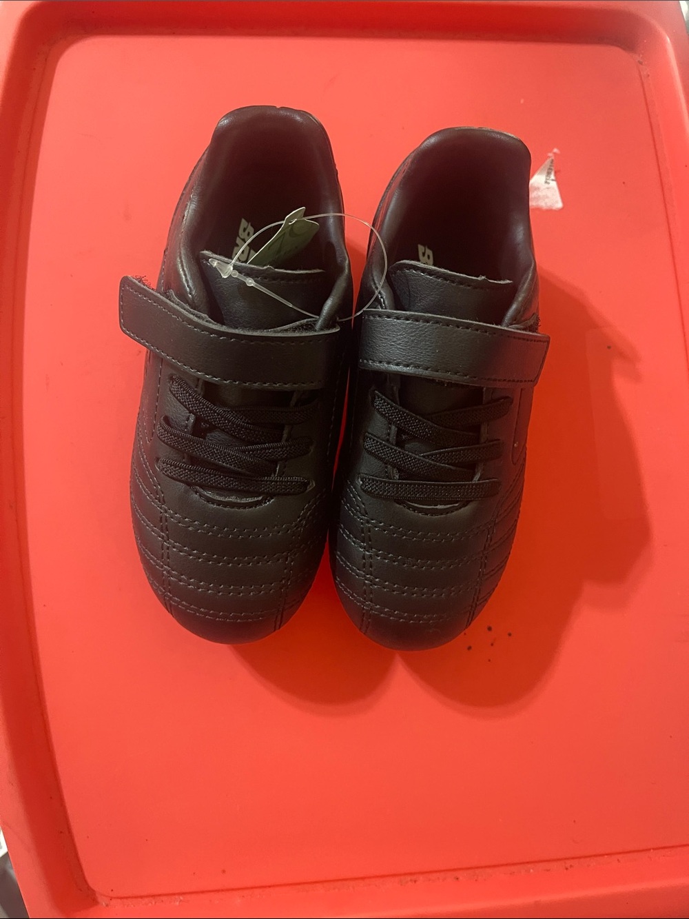 Kids Black Velcro Lace-Up soccer Athletic Sneakers